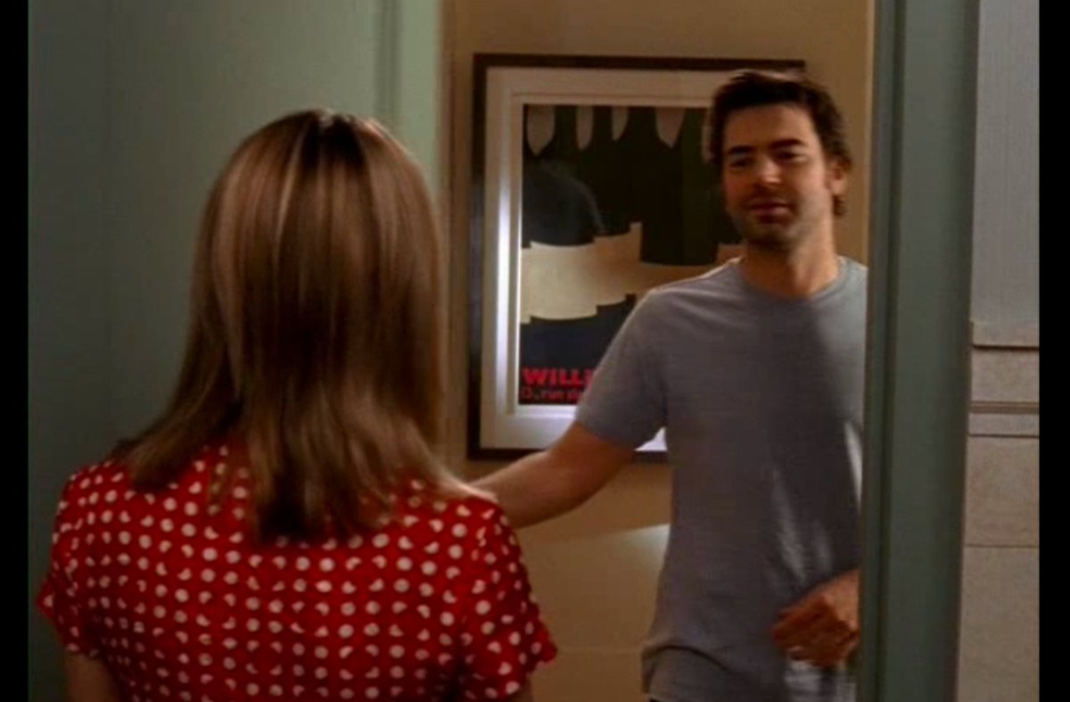 Let’s not forget about Berger, Carrie’s boyfriend who infamously broke up with her via Post-It. At his apartment, there is a vintage Willi’s Wine Bar ’84 Alberto Bali poster indicative of his tasteful yet not overdone decor, being the underappreciated, cultured writer that he is.