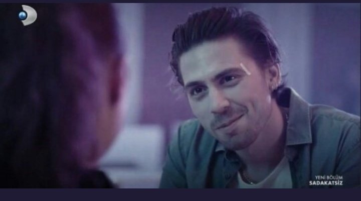 Koskoca dizide sevdiğine tek sadık kişi Selçuk 😂😂 #sadakatsiz