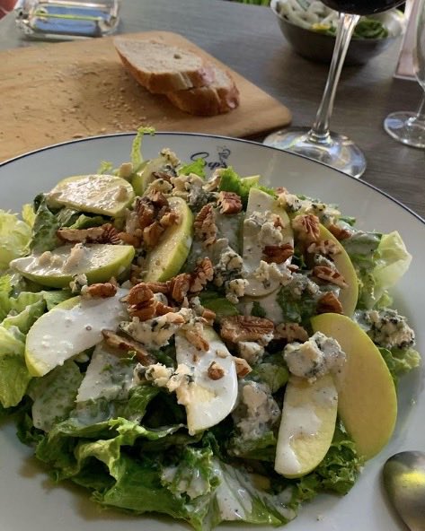 ¿Que tal te caería una copa de vino con una ensalada de la casa? 🍷 Disfruta de la tarde en nuestra terraza @restauranteseps 🌿
#mesasegura #reactivarsinarriesgar #sirviendoaméxico #méxicounido #cdmx #queremoscomer #medidaspreventivas #medidascovid #reapertura #restaurante https://t.co/Tju9Brw22h