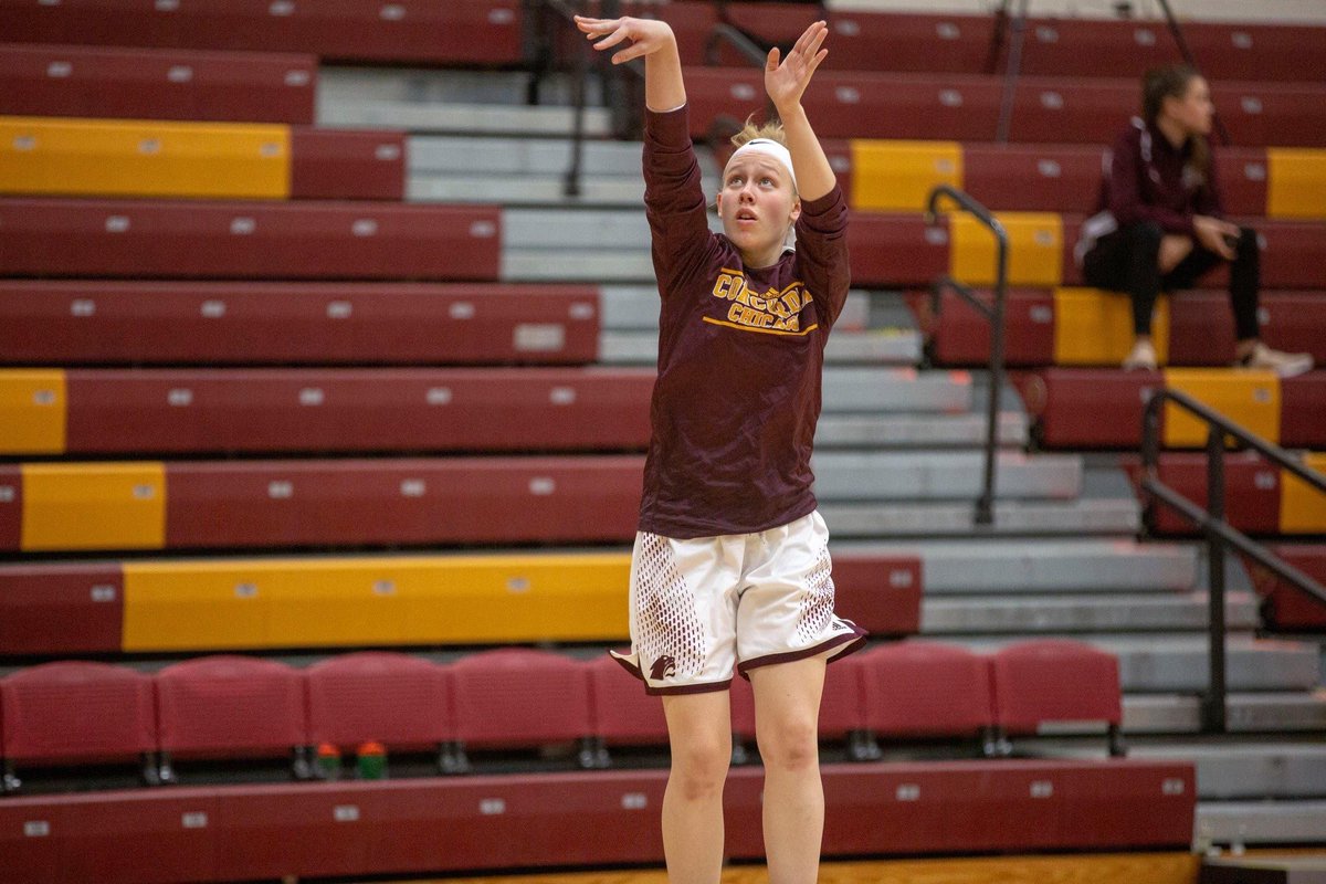 KaylaBMcCloud's tweet photo. On the court, on the bench, or behind a camera I’m so proud to be a woman in athletics paving the way for people like me ✊🏻 

#NGWSD2021 https://t.co/6rxXVQTVs7