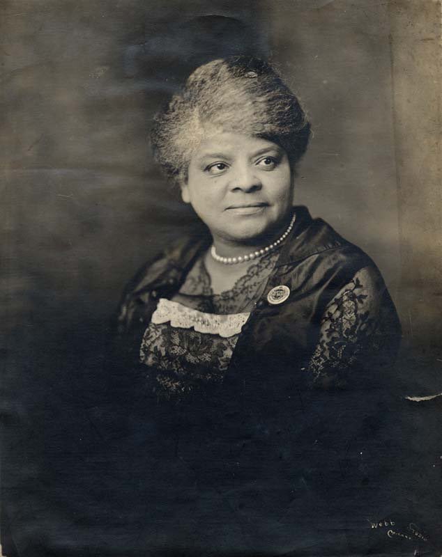 I just LOVE me some Ida B Wells. She was a founder of the NAACP & was a journalist who chronicled & exposed lynchings via her gift of writing. She lived & died in Chicago (originally from Mississippi) & we even have a street named after her.