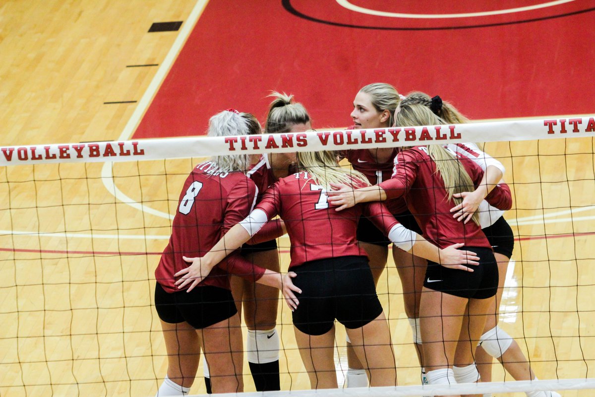 IUSBTitans's tweet photo. 𝙃𝙖𝙥𝙥𝙮 𝙉𝙖𝙩𝙞𝙤𝙣𝙖𝙡 𝙂𝙞𝙧𝙡𝙨 &amp; 𝙒𝙤𝙢𝙚𝙣 𝙄𝙣 𝙎𝙥𝙤𝙧𝙩𝙨 𝘿𝙖𝙮!

Today we celebrate all those that have paved the way, broke down barriers &amp; set the standard for excellence. 

Thankful to have so many strong female student-athletes to wear the Titan uniform.

#NGWSD https://t.co/Ro0asXEUiV