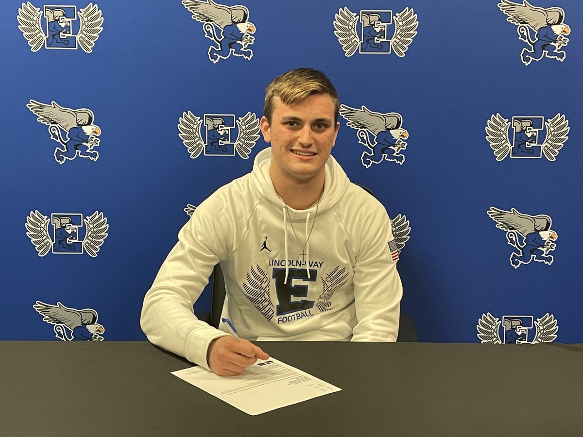 LWEastAthletics's tweet photo. Congrats to four of our Senior Football Players who are signing today with their colleges!

Robert Clark (St. Ambrose University), 
Clark Dilger (McKendree University), 
Ryan Farmer (Benedictine University, IL) 
Cal Wiechers (Indiana Wesleyan University) https://t.co/nmoQsyua3w