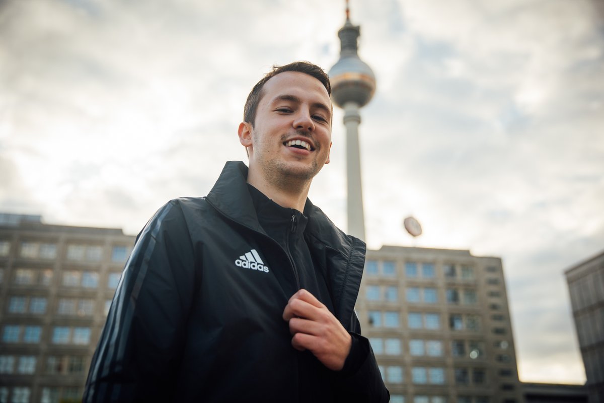 G2esports's tweet photo. Our contestants had a blast in Berlin, but only one can be crowned Champion ๐
Who will take it all? Find out in the GRAND FINALE of Making The Squad: FIFA Edition this Sunday at 9:30, live on @WatchInsightTV!
Presented by @PringlesGaming & @EASPORTSFIFA https://t.co/SrAIlnnl0h