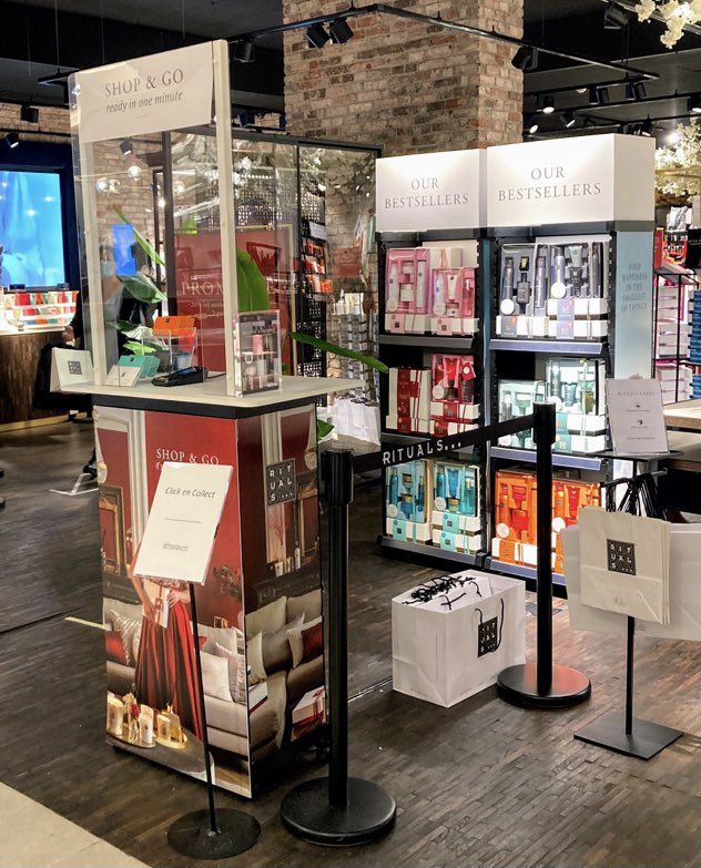 VlastuinCDI's tweet photo. Voor @Rituals ontwikkeld voor alle verkooppunten in Europa; de Mr. Flexx® Shop &amp; Go balie. Snel en veilig afhalen in stijl. 
#covid #retail #afhaalbalie #winkel https://t.co/pY6i5noLay