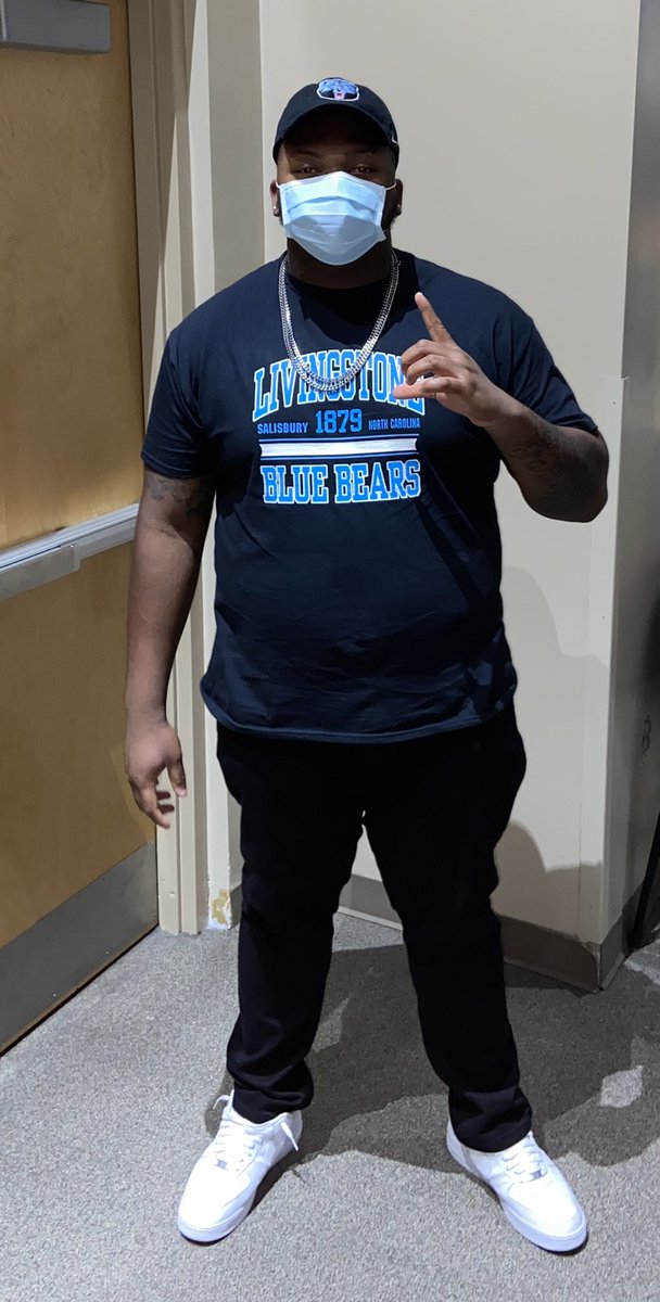 Congrats <a href="/TheRealDeAndre/">De'Andre Robinson</a>. Proud of you. <a href="/CoachWTrenchMob/">Coach Dr. Mark A. Williams Jr. 🤘🏾</a> <a href="/OHSSportsTeams/">Olympia HS Athletics</a> <a href="/titans_fb/">RealOlympiaTitansFB</a>