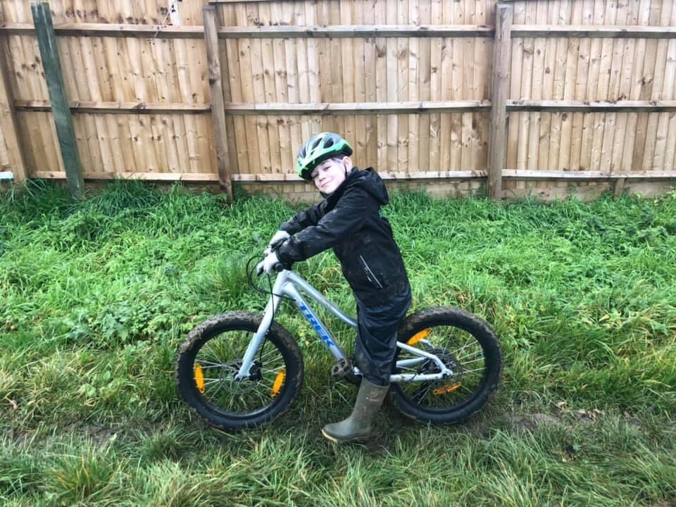 Has anybody seen this bike. It’s been stolen from Westbrook Blisworth NN73EN This is Alfie’s bike it was donated by @CyclistsvCancer Alfie is heart broken. Please help look out for it, police are aware. @SaintsFdation @Courtney_Lawes @tomwood678 @SaintsRugby
