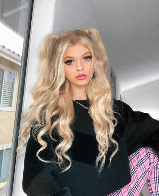 what should my next hair goal be 👉🏻👈🏻 https://t.co/rpA8KjfEFM<a href="/tag/clips4sale"class="tags"><span>#clips4sale</span></a><a href="/tag/gfe"class="tags"><span>#gfe</span></a>