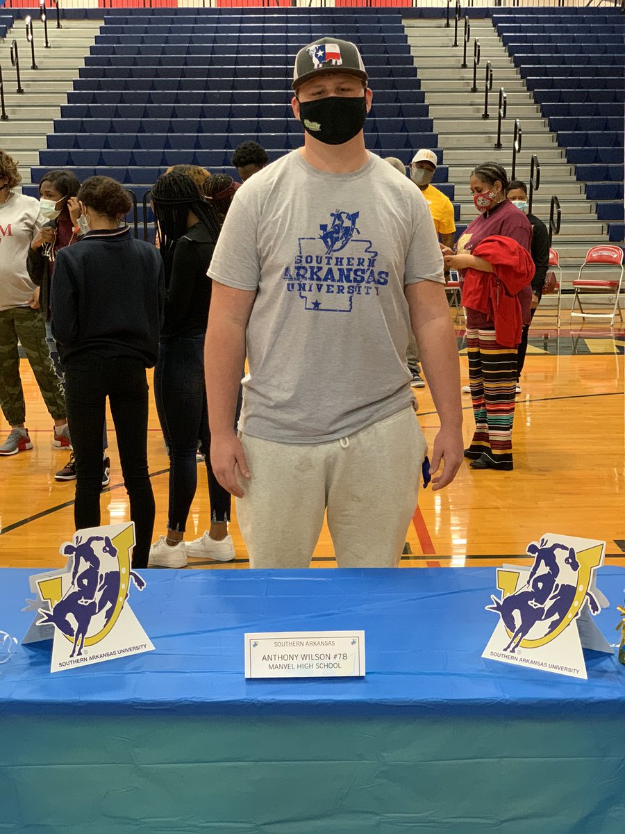 HokaHeyFootball's tweet photo. Congrats to @antmanwilson_75 for signing his NLI to the University of Southern Arkansas https://t.co/lANGBquBcF