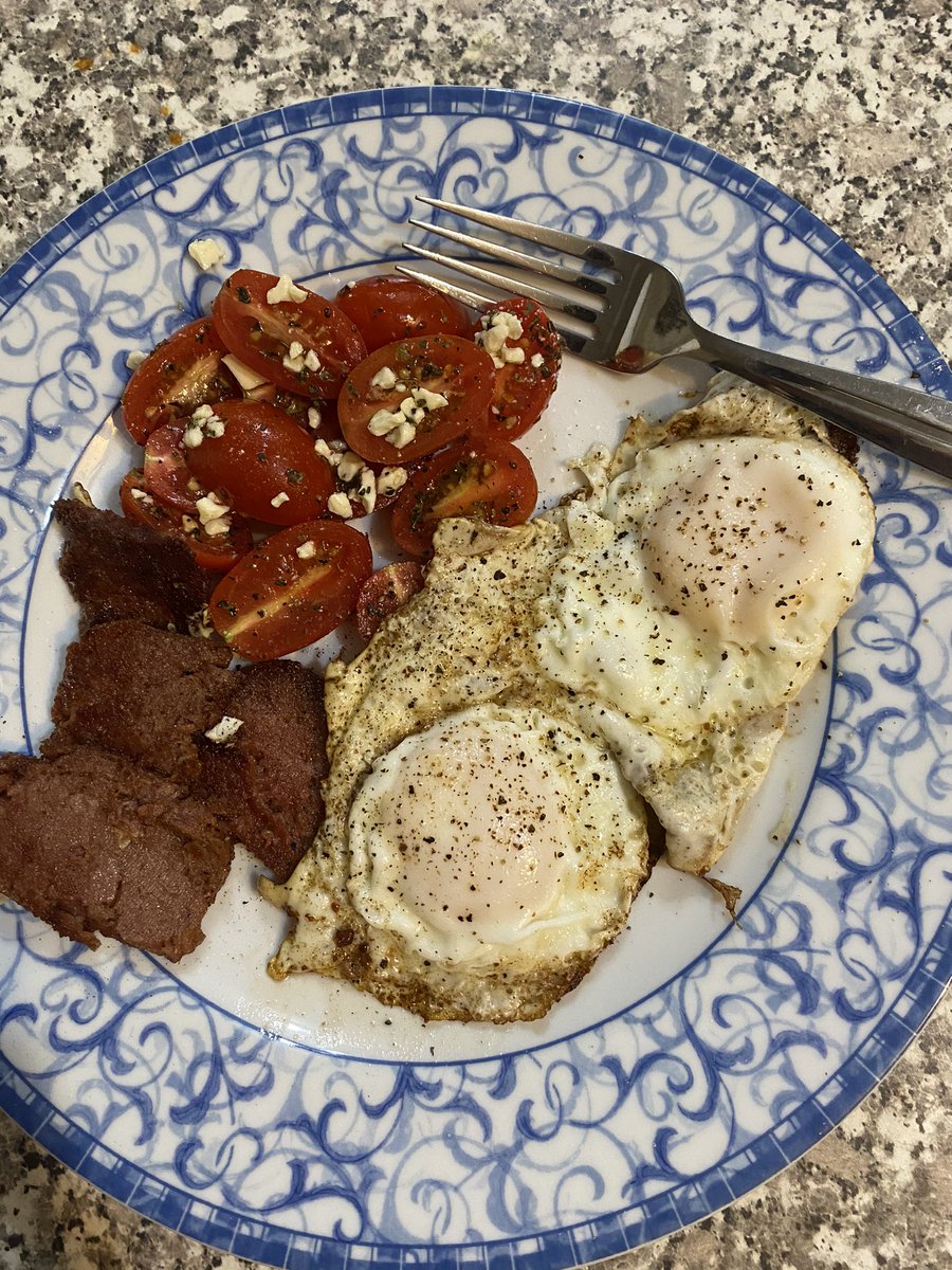 KevolutionNow's tweet photo. Breakfast for dinner. #lowcarb #lowcarbcooking #Down20PoundsAndCounting #BecomingMeAgain #Accountability #Kevolution #KevolutionNow https://t.co/BX7aIMbpO8