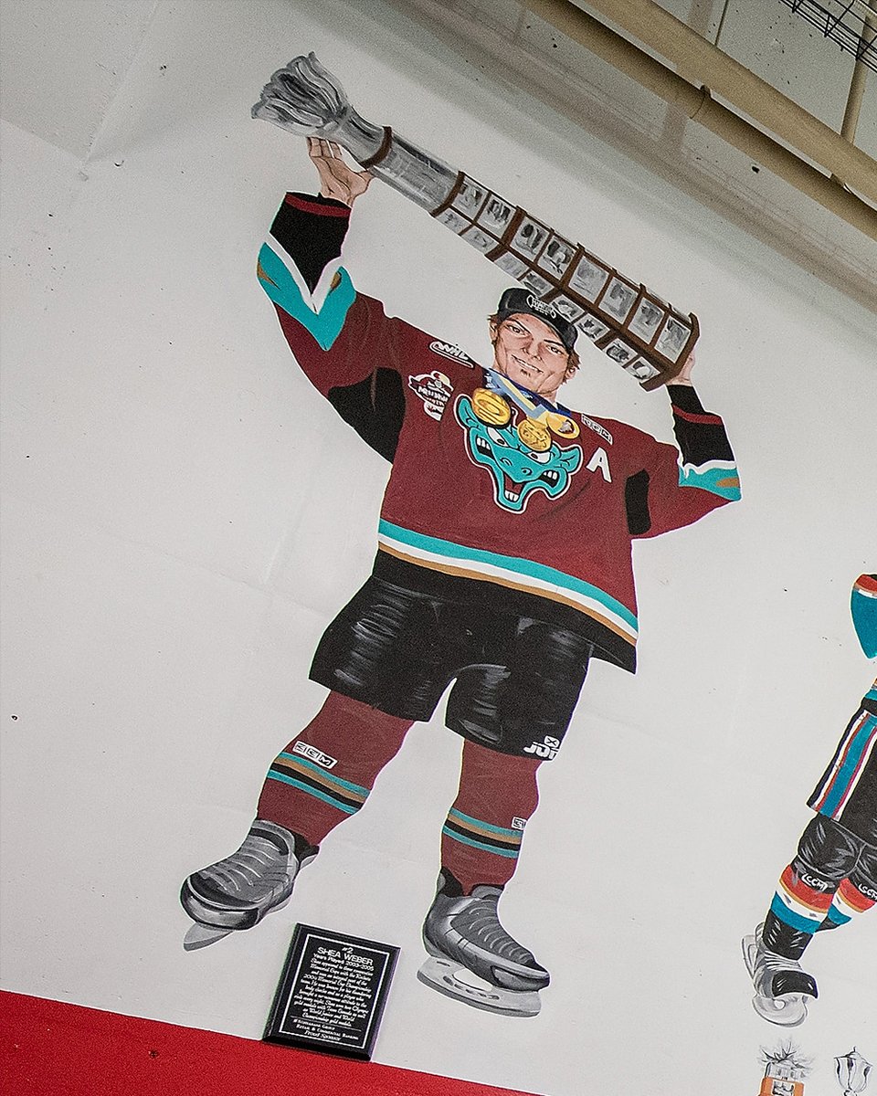  𝟸𝟹/𝟶𝟻/𝟸𝟶𝟶𝟺 Remporte la coupe Memorial avec les Rockets de Kelowna. Wins the Memorial Cup with the Kelowna Rockets.