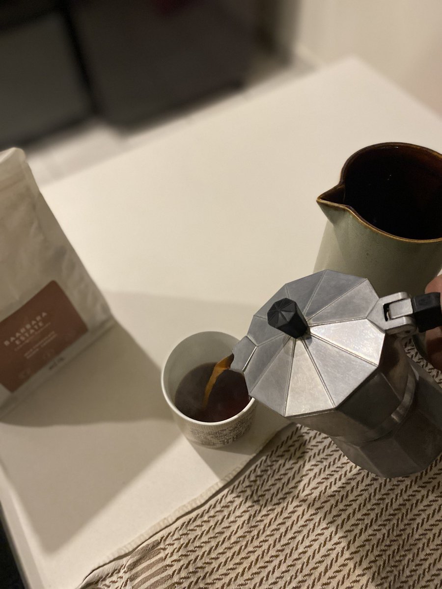 FoolzWizdom's tweet photo. My mornings begin with a caffeine hit. (This would amount to a flat white, not Americano, not capppucino, not a latte) #Clubcoffee @anilbhatortho @MLK77837996 @reader_wanderer @MLK77837996 @DrDeepakKrishn1 @geniusparadox https://t.co/tG59KOPOmP