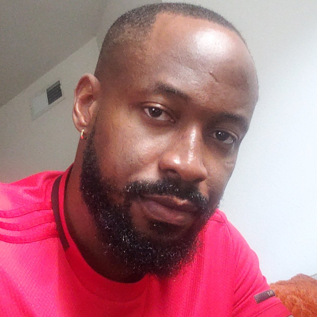 jonathan_obi's tweet photo. #NewProfilePic https://t.co/AaDeKwmHDK