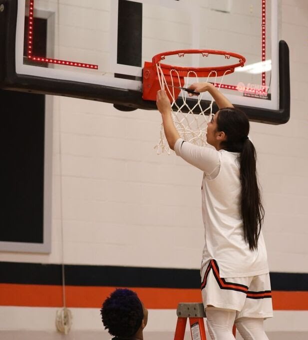 Britt1lopez's tweet photo. HAPPY NATIONAL GIRLS &amp; WOMEN IN SPORTS DAY! 🏀🤍 https://t.co/pQ7ml0miE5