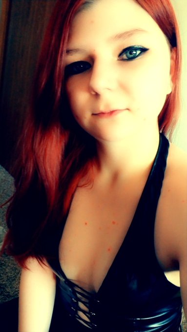 Check out my new leather 🥵😘 so cozy 🥰  https://t.co/4hUQPNm6Dj https://t.co/G5PnOCcfqw