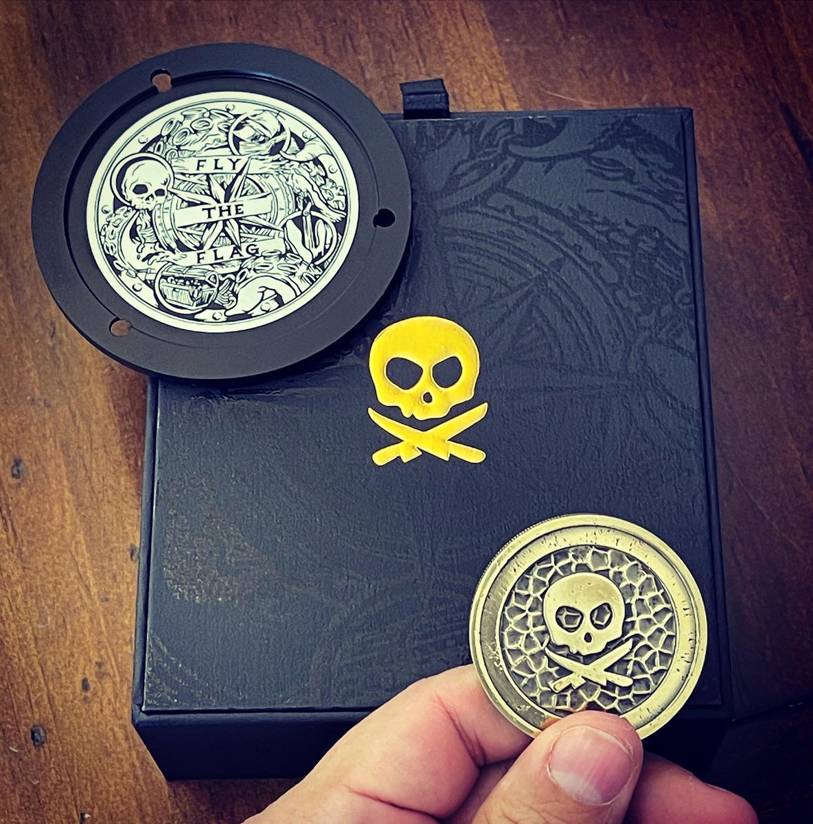 marana's tweet photo. v3 coin. #flyTheFlag #pirateLife #tempusFugit #mementoMori https://t.co/JGssF2BLh8
