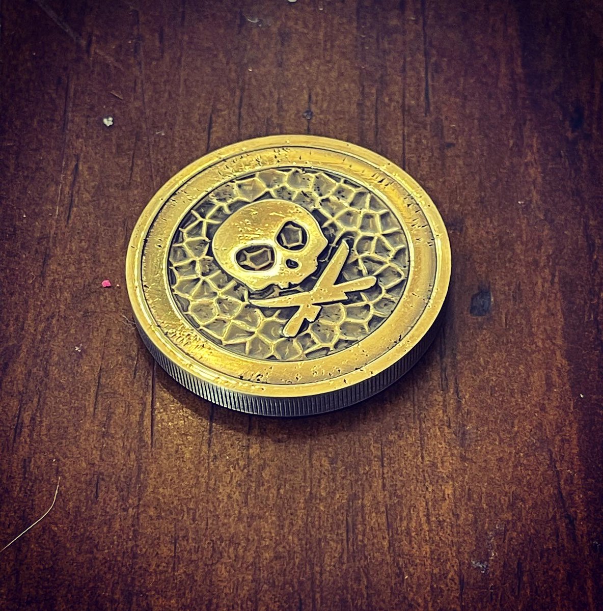 marana's tweet photo. v3 coin. #flyTheFlag #pirateLife #tempusFugit #mementoMori https://t.co/JGssF2BLh8