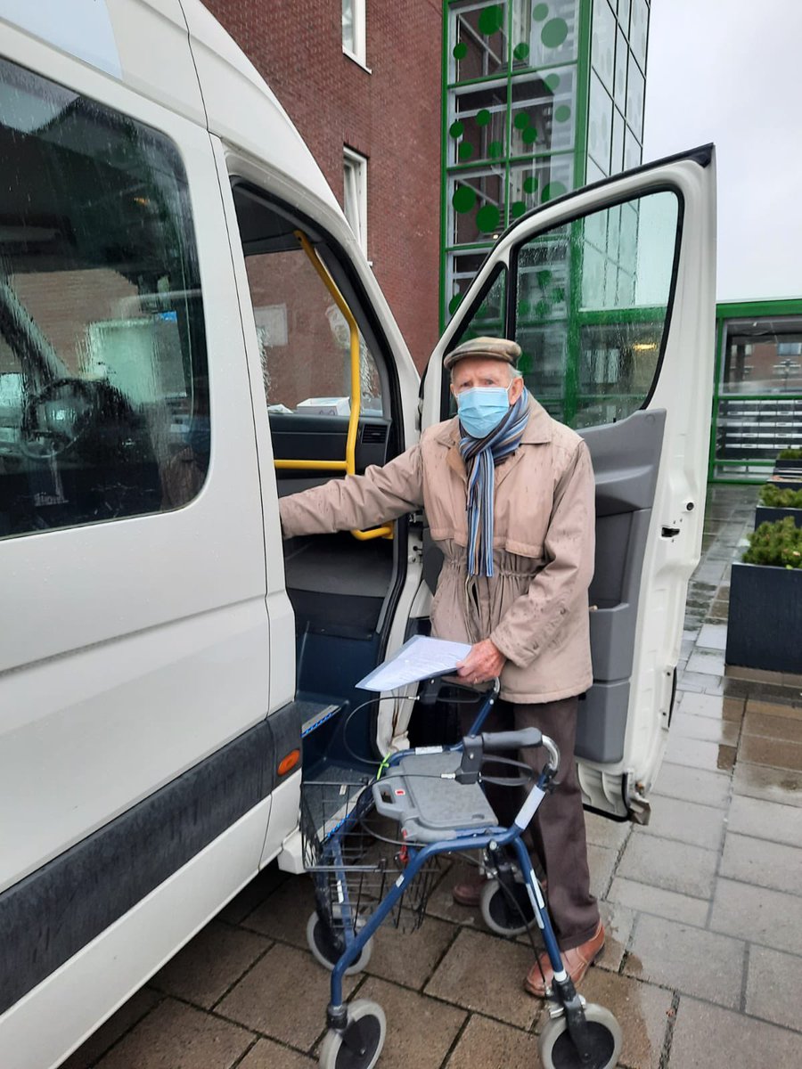 ingridmaarschal's tweet photo. Eerste rit van wijkbus met #vrijwilliger #welzijnwonenplus #Vaccinatie #ggd #wormerland #purmerend #landsmeer #oostzaan #waterland #beemster https://t.co/KxJZLVjUQq