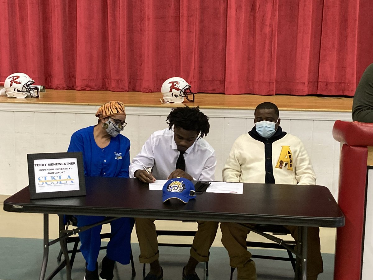 marcusyanez's tweet photo. Extremely, extremely proud of these 5 young men, signing their letter of intent this afternoon. That’s right, FIVE!! Twitter won’t let us be great and only let us post four. Another Great day to be a Richwood Ram. https://t.co/teVfkOk4pI