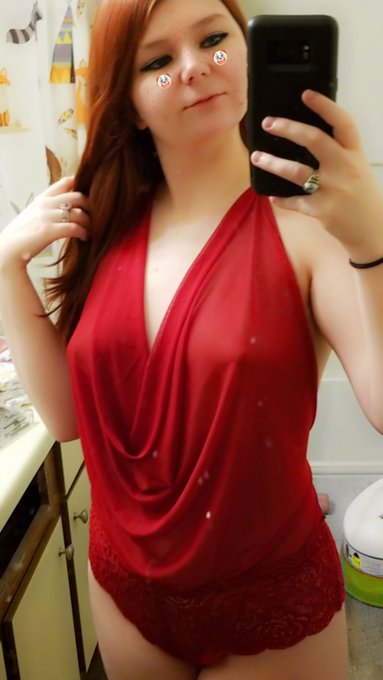 Will you be my valentine?? 😘😘😘😍🥵  https://t.co/4hUQPNm6Dj https://t.co/4G7Zdk4diX