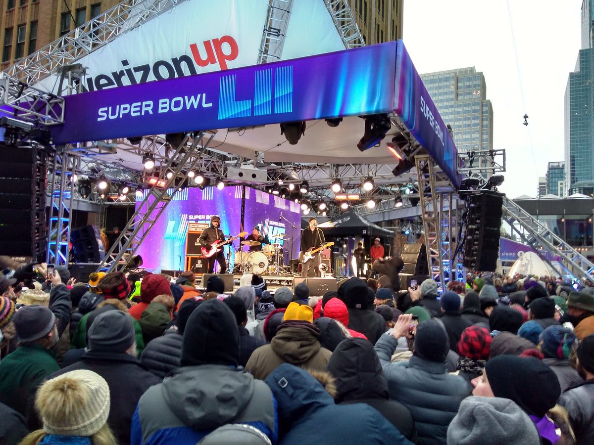 It ended up being fun because there were thousands of people there (I couldn’t see where the crowd ended) and the three of us laughed a lot due to the absurd circumstances.