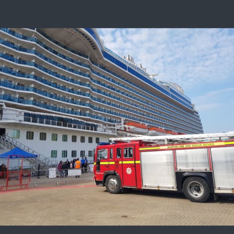 InvergordonFire's tweet photo. Do you live in the Invergordon/Alness area? 
We’d like to hear from individuals interested in making a difference to our community!
Join our highly skilled On-Call team, learn new skills and boost your income.

Direct message our page or phone 07971138193 for more information👍🏻 https://t.co/9brDYqTmuL
