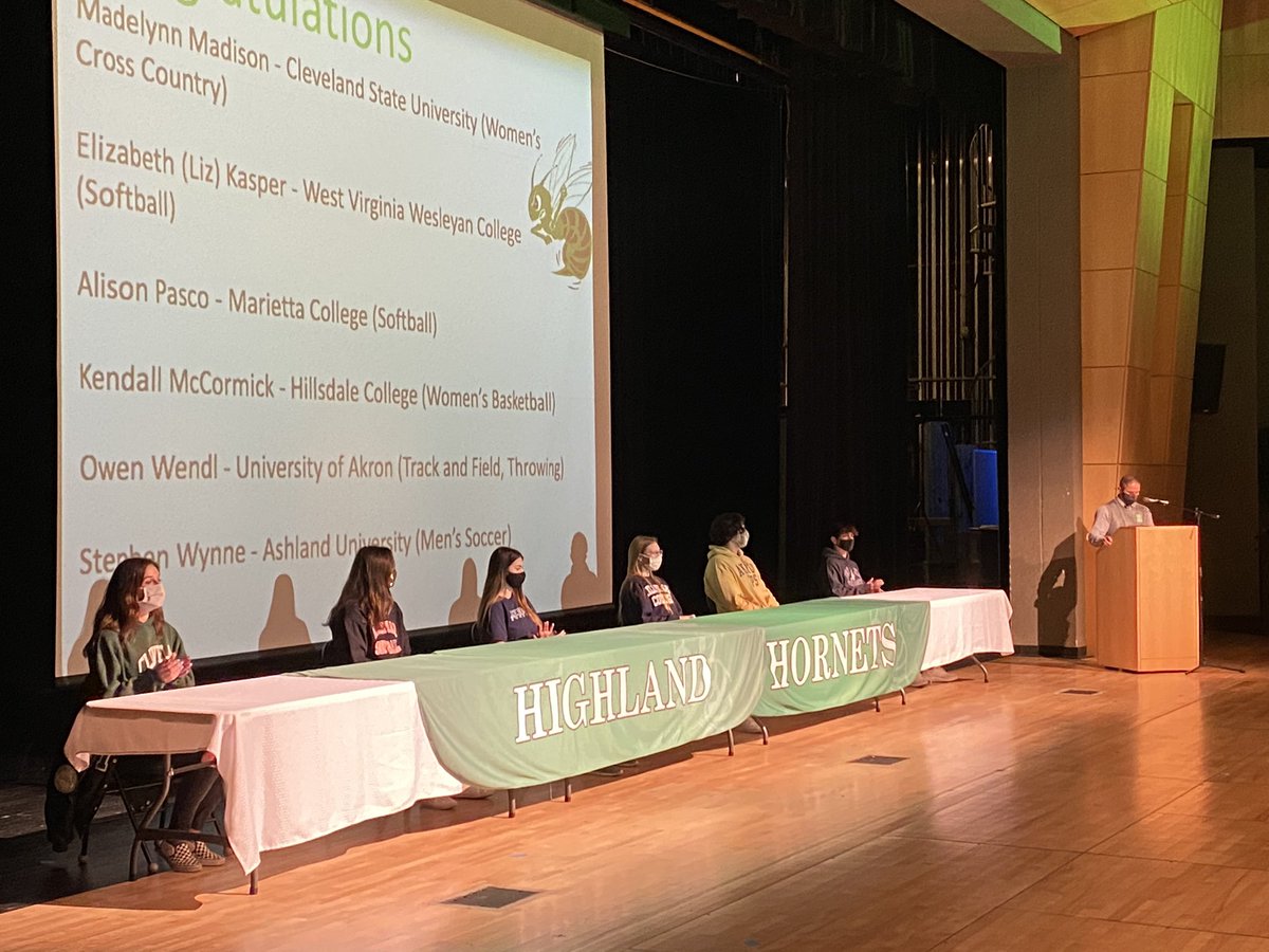 hhsmainoffice's tweet photo. Congratulations to our newest college signees:
Madelynn Madison - CSU XC
Liz Kasper - WV Wesleyan Softball Alison Pasco - Marietta Softball Kendall McCormick - Hillsdale 🏀 Owen Wendl - Akron Track &amp; Field Stephen Wynne - Ashland ⚽️ https://t.co/7VcXBUBZrB