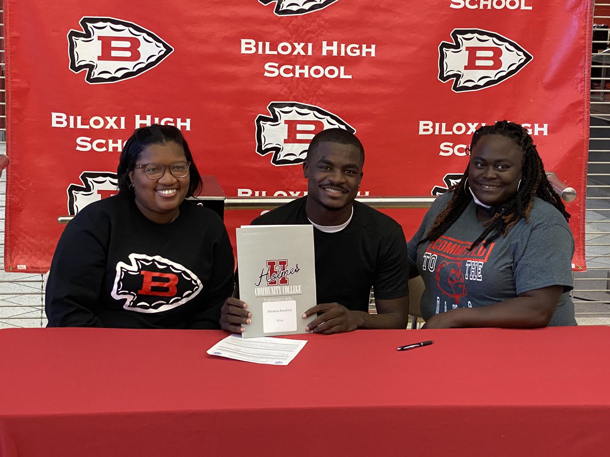 Biloxi High Football (@biloxifb) on Twitter photo Our school 𝗖𝗮𝗿𝗲𝗲𝗿 𝗥𝗲𝗰𝗼𝗿𝗱 𝗛𝗼𝗹𝗱𝗲𝗿 in rushing yards <a href="/KrisshunKendri1/">KrisshunKendrick</a> is making his way to <a href="/Holmes_Football/">Holmes CC Football</a>
#BlxIndianNation | #OneTribe🏹 Our school 𝗖𝗮𝗿𝗲𝗲𝗿 𝗥𝗲𝗰𝗼𝗿𝗱 𝗛𝗼𝗹𝗱𝗲𝗿 in rushing yards <a href="/KrisshunKendri1/">KrisshunKendrick</a> is making his way to <a href="/Holmes_Football/">Holmes CC Football</a>
#BlxIndianNation | #OneTribe🏹