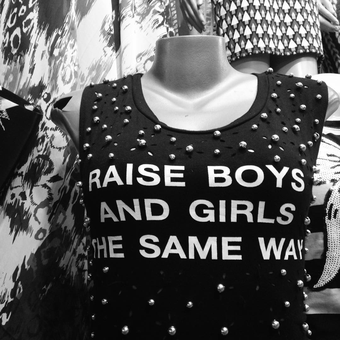 Notice Pictures tweet media