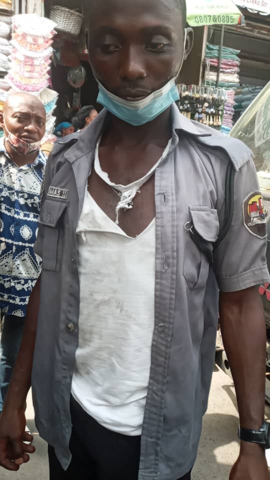 followlasg's tweet photo. The Special Adviser to the Governor on Central Business Districts, Mr. Olugbenga Oyerinde, has again decried the incessant attacks on its personnel by commercial bus drivers, hoodlums and miscreants within the Lagos Island Business District.
@jidesanwoolu @lagos_cbd 
#LASG https://t.co/b8QdXSWhns