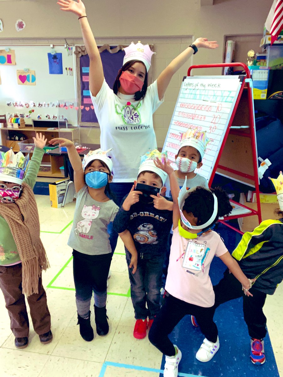 MsValerie_IA's tweet photo. π― days sharper, π― days smarter, π― days of fun learning!!!
#AdventuresInPreK #LittleLearners #100thDayOfSchool
@NISDGlenoaks @NISD_ECE https://t.co/4HSVvgZxFZ