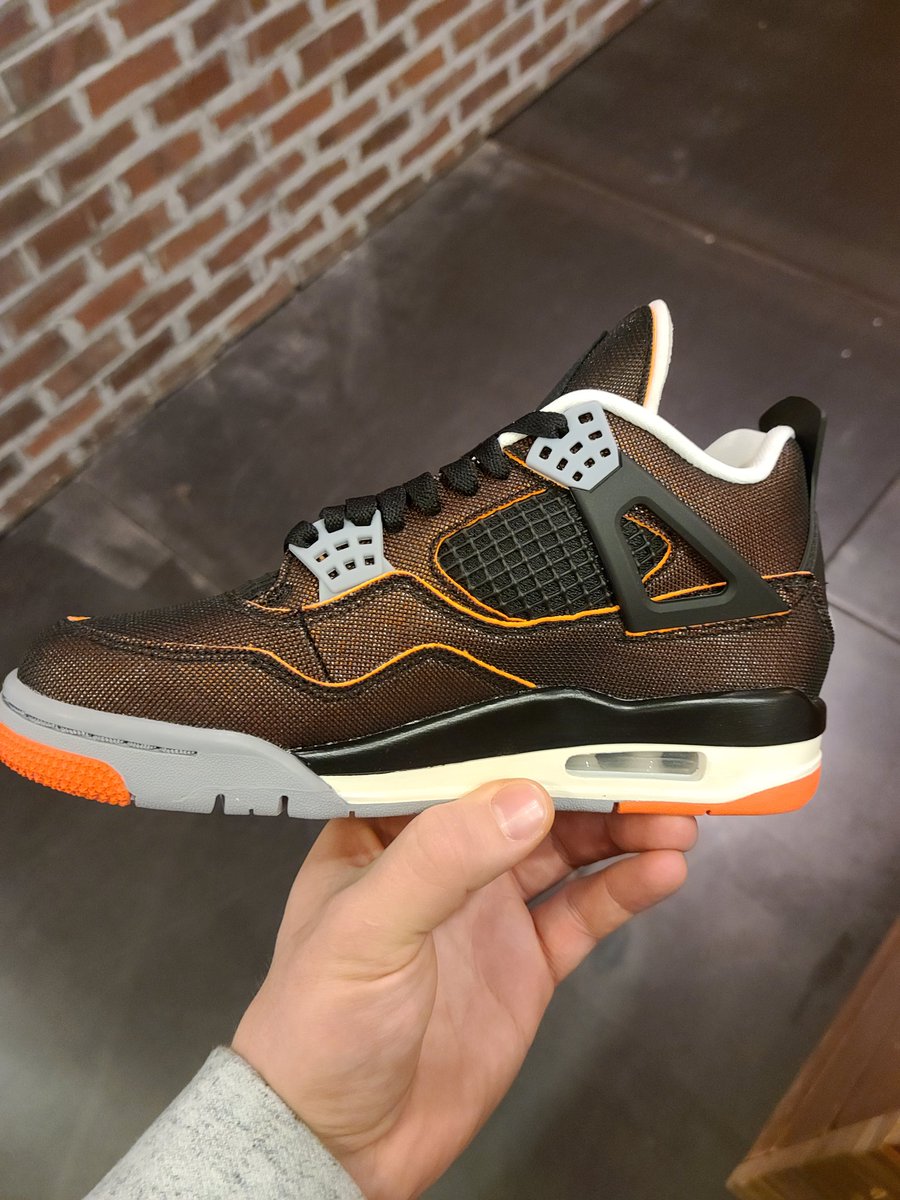 ChefPascuzzi's tweet image. Wish @Nike made these in men's sizes, #dope