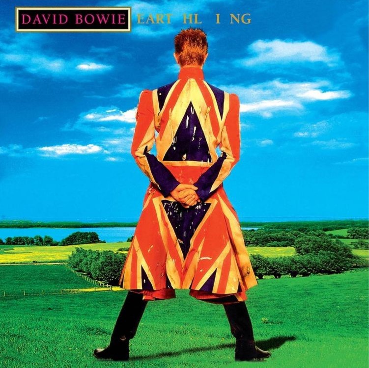released_otd's tweet photo. Happy 24th birthday to #Earthling, the 20th studio album by @DavidBowieReal, released #onthisday in 1997.

#DidYouKnow that the Union Jack-based coat #DavidBowie is wearing on the album cover was designed by British fashion designer Alexander McQueen? #Bowie #Bowieforever 👨‍🎤 🇬🇧 https://t.co/7iZRNuN2bd
