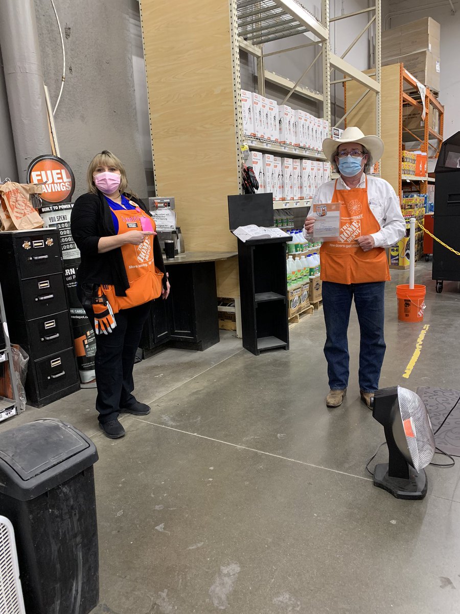 jbh8288's tweet photo. Great job John! Customer called in to rave about the excellent customer service she received from him! You rock sir 👏🏼👏🏼 https://t.co/RvRM1xhVpU
