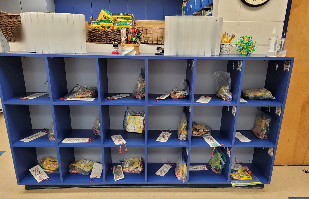 ms_jend's tweet image. Our act of kindness today was coloring bookmarks for the kindergarten class next door. On the back we wrote a small kind note then put them in their cubbies so they will be surprised in the morning 😊 @SeaGateES #KindnessMatters #KindnessMonth