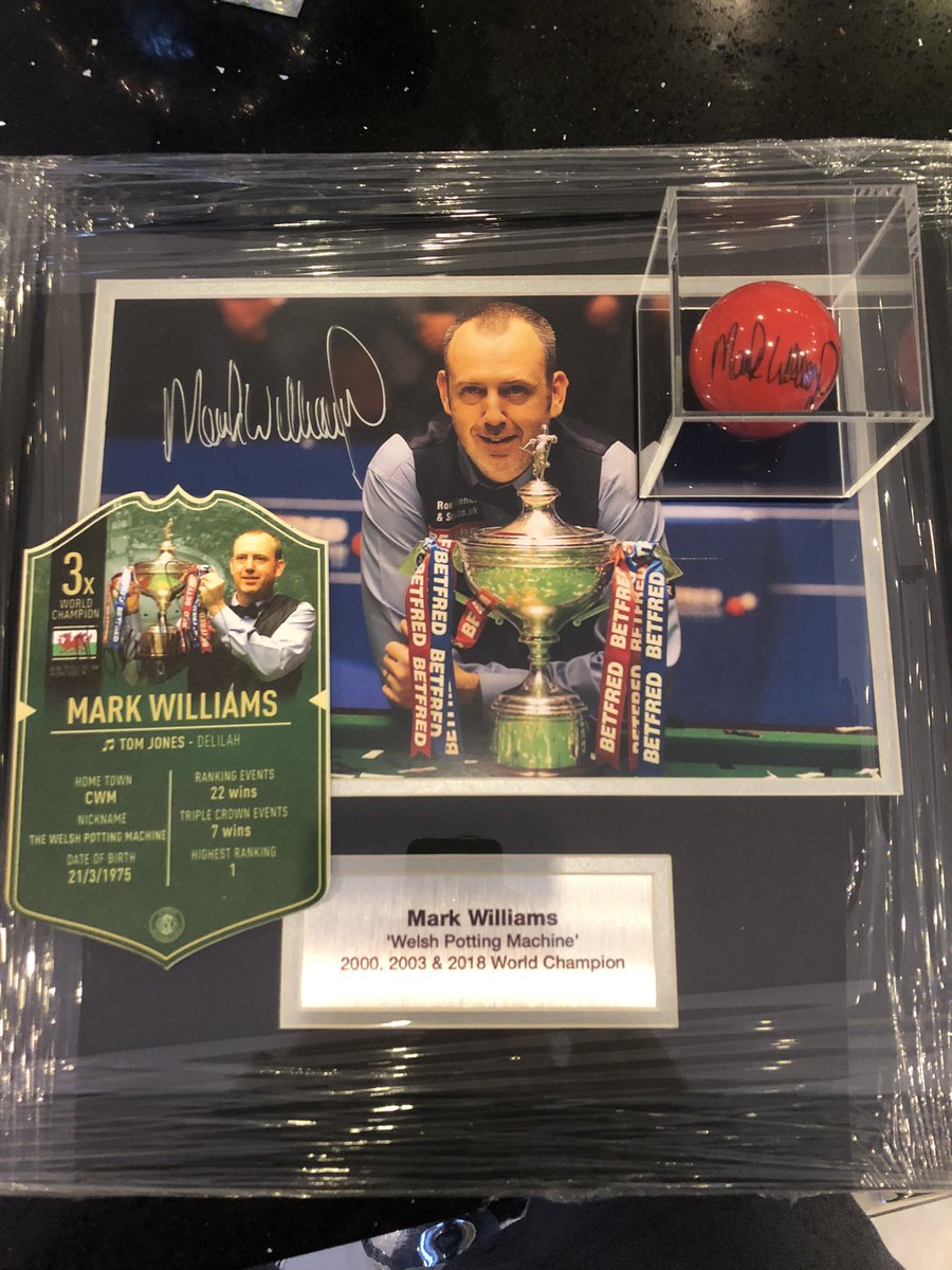 Gunna be selling these 3 things together tomox if anyone’s interested , only got 5 or so of the big pics left clearing um out .  Just sorting proce on P&amp;P.     Anyone interested let me know.  Prob someone put them on ebay for me