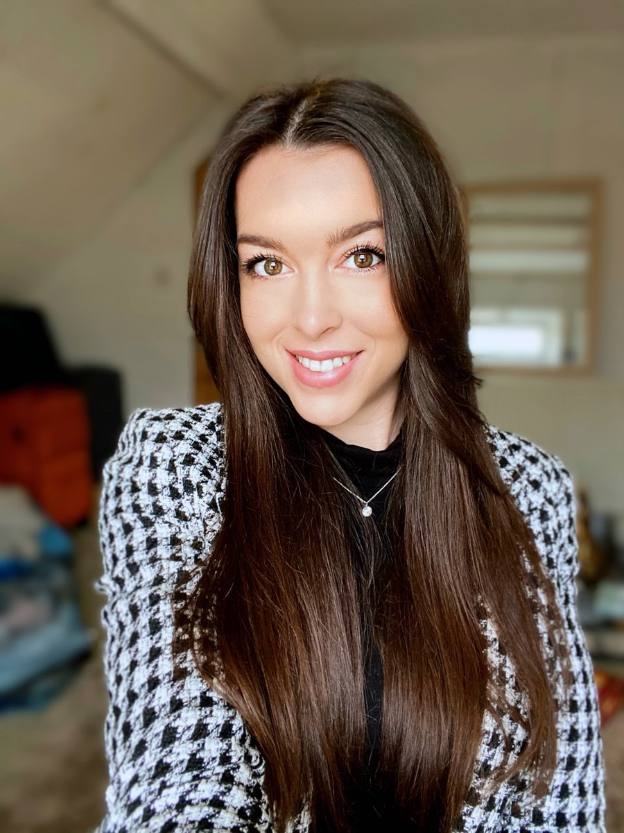 GowerCollegeSwa's tweet photo. Congratulations to Rhian Williams for winning Facilities Management Apprentice of the Year! 
 
Rhian has been working with @WelshAmbulance 🙌

📱 https://t.co/ppRjmW3HYB
 
#gcsAppAwards21 #AWWales https://t.co/8mGyrTinJK