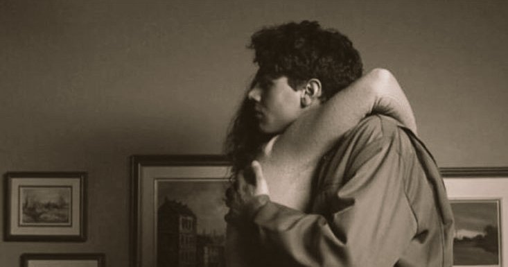 • katlanabilecek misin? 
- hayır ben katlanmam, sabrederim.
• ne farkı var ?
- insan sevmediklerine katlanır, sabırsa aşktandır.