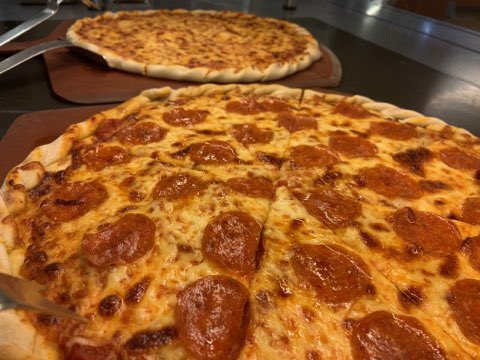 WVUDining's tweet photo. Our Tailgate dinner in honor of the Big Game this weekend is underway at #SummitCafe! Head over for dinner until 8 p.m. and have some gameday favorites ๐๐๐ https://t.co/m6N2qejJ5W