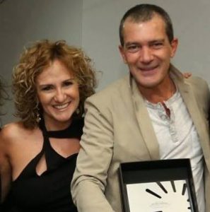 Con <a href="/viccarreras/">Victoria Carreras</a> en GPS Audiovisual Radio: "Tuve mis 15 minutos de fama con Antonio Banderas el día que contó que cuando era joven vivía en una calle llamada Matilde Díez, que sabía que era una artista enorme y le dije que era mi tatarabuela"
Con <a href="/JMontesoro/">Julia Montesoro</a> en <a href="/RadioTrendTopic/">RadioTrendTopic</a>