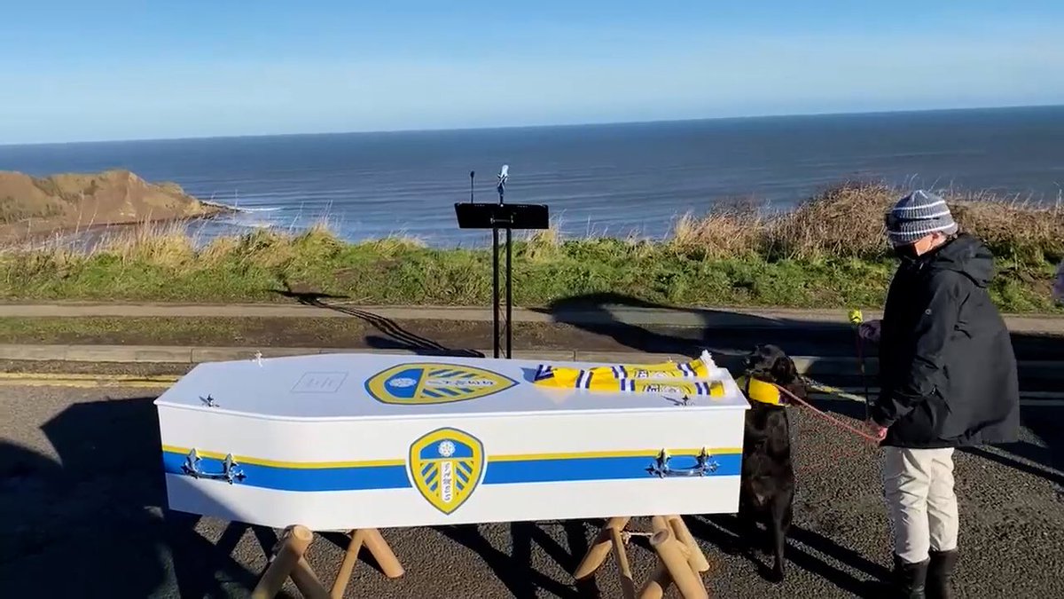 livestreamserv2's tweet image. An amazing and unusual live stream service from cayton bay with a live online viewing of 69 friends and family.