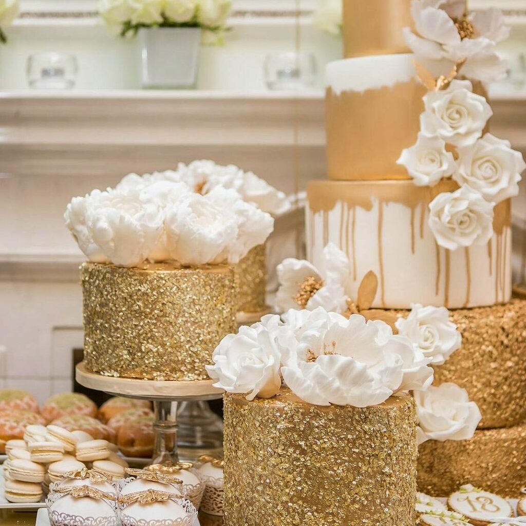 LET THEM EAT CAKE 🍰
For me, one of the best parts of any celebration is always the cake. Not only aesthetically pleasing but delicious too.

This was a collection of cakes and sweets treats created by @elizabethscakeemporium for a client’s 18th birth… instagr.am/p/CK2Gp-GhnTR/