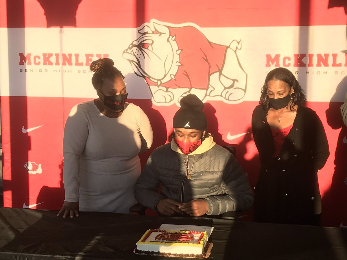 McKinleyPups's tweet photo. #NationalSigningDay21 The bright sunshine ☀️ on a cold day is indicative of the futures of these student athletes! Congratulations to your family, friends &amp; @Stovy4 , @DayjourG @_LatrellSnow13 &amp; @coachmrwatt25 @CCS_District   ❤️👏🏽🎓🏈🖤 #DogCheck #BulldogPride https://t.co/m3xdMuu91l