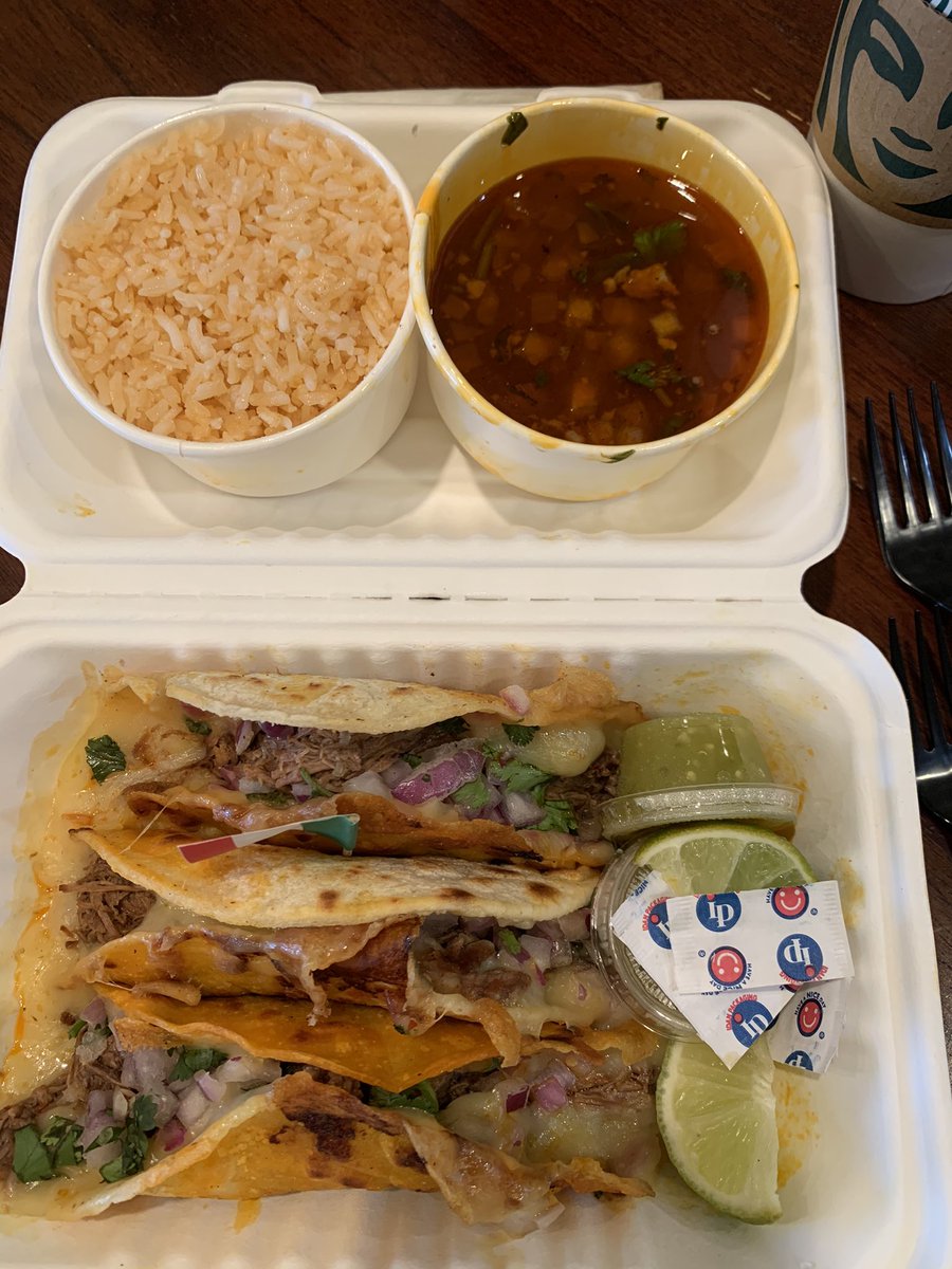 Lunch earlier today! Birria Tacos from <a href="/MexOnTheRun/">Mexican On The Run</a> ❤️🙌🏽