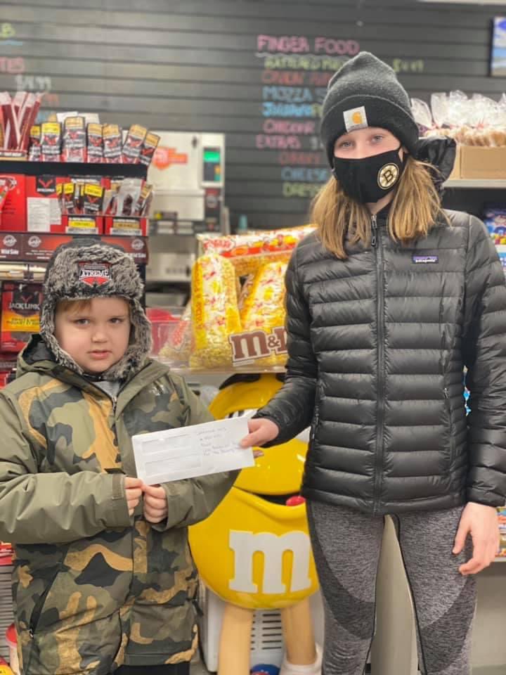 LMXMHA's tweet photo. Big thanks to D’s Landing on the popcorn campaign this past weekend in support of the Good Deeds Cup!!! Kensley with Stewart accepting $350 and donated food items that were received!!! Amazing community support!!! Way to go guys!!!@ChevroletCanada #gooddeedscup https://t.co/dycQZRrrM3