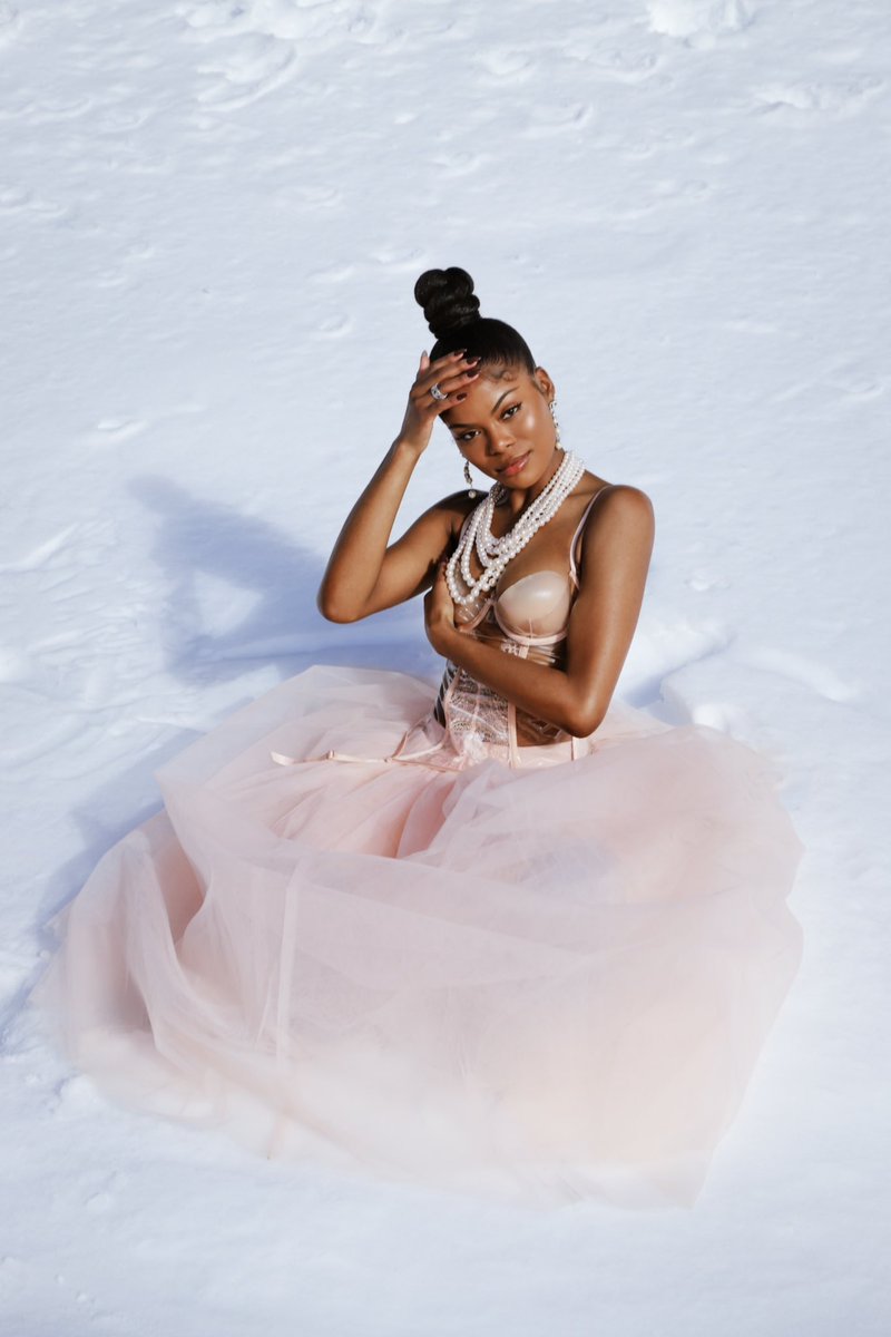 Hey y’all <a href="/SavageXFenty/">Savage X Fenty by Rihanna</a> <a href="/fentybeauty/">Fenty Beauty</a> #savagexambassador me #SavagexFenty