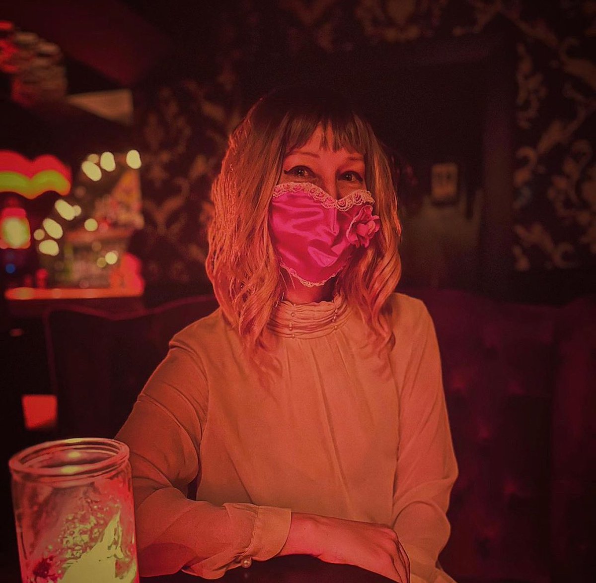 Some people wear their heart on their sleeve... We wear it on our mask ♥️ Mask up and come on over... Doors open at 6pm. #FullGlassFullHearts

BordelChicago.com

photo: @asshatchets