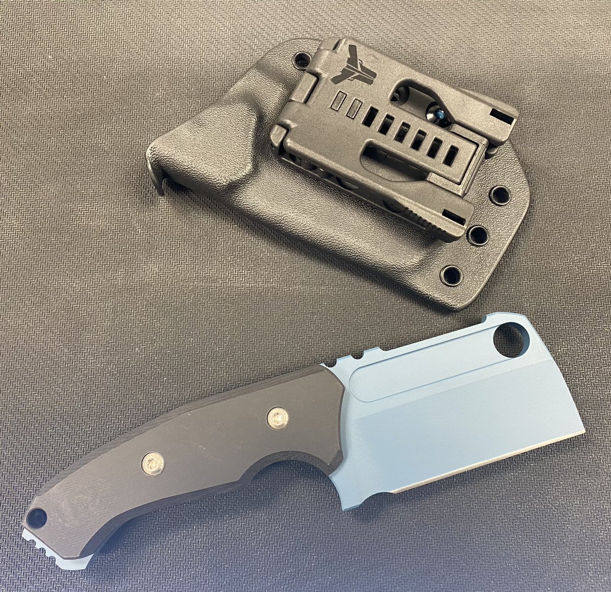 BerzerkerArms's tweet image. We just got our latest batch of Cleavers in from @ericlutherknives . We are going to offer cerakote as an option for those that want to stand out.  This cleaver still needs some laser love to be finished.  

#cerakote #cleaver #bladetech #knife #edc #training #berzerkerarms
