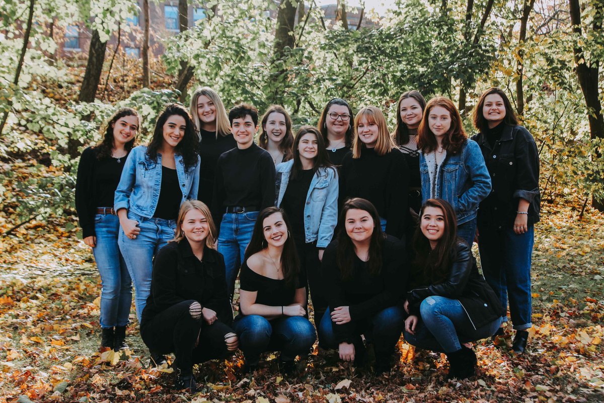 wers889's tweet photo. It’s your favorite day of the week....#WickedLocalWednesday 😌💙
This week we’re featuring an At Home Concert from local folk artists, the Goodrich Family Band and new A Cappella tunes from Simmons College’s @SimmonsSirens 🤩
Jam with us at https://t.co/I27Ep4kBTN @ 9pm!! https://t.co/2d3olzapXh