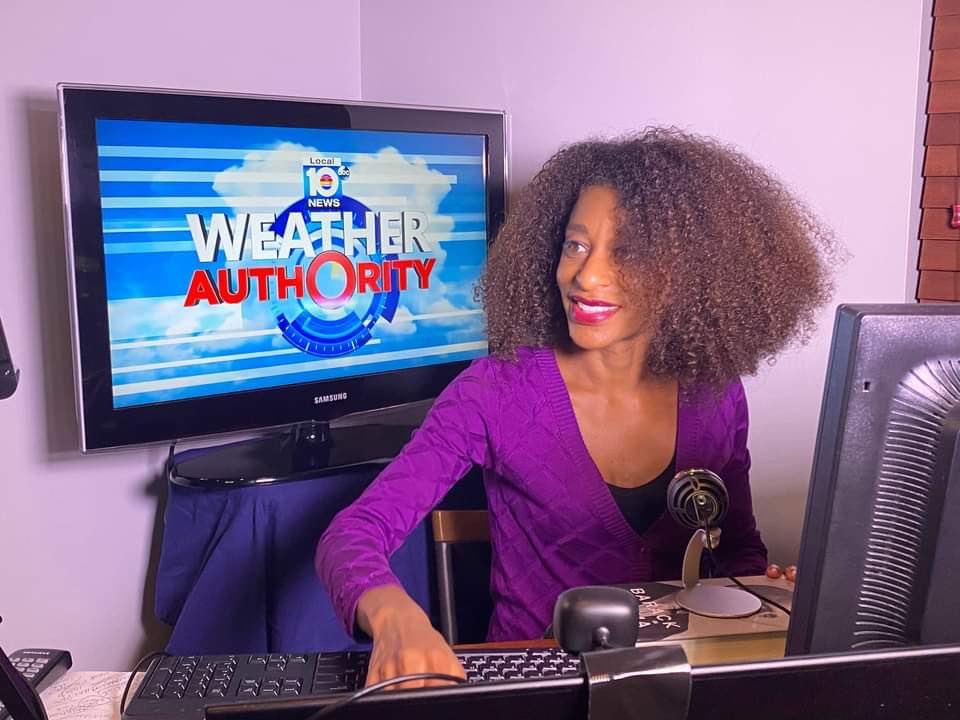 Did you know  @BettyDavisWPLG has been forecasting for more than 20 years and currently works as chief certified meteorologist in Miami, Florida at WPLG?  Congratulations to this  #metwhomakesmagic!  #RepresentationMatters  #BlackinSTEM  #BlackHistoryMonth  